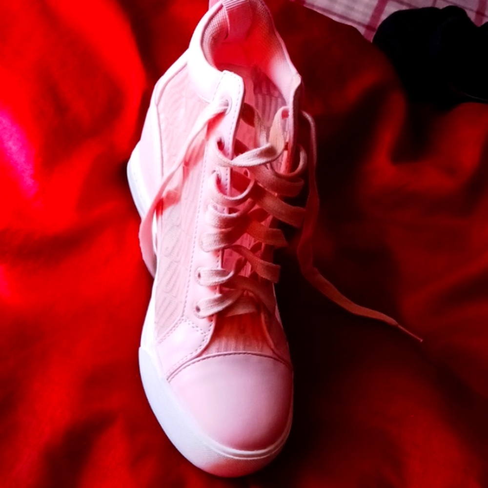 Shoes - Picture 3 of 4